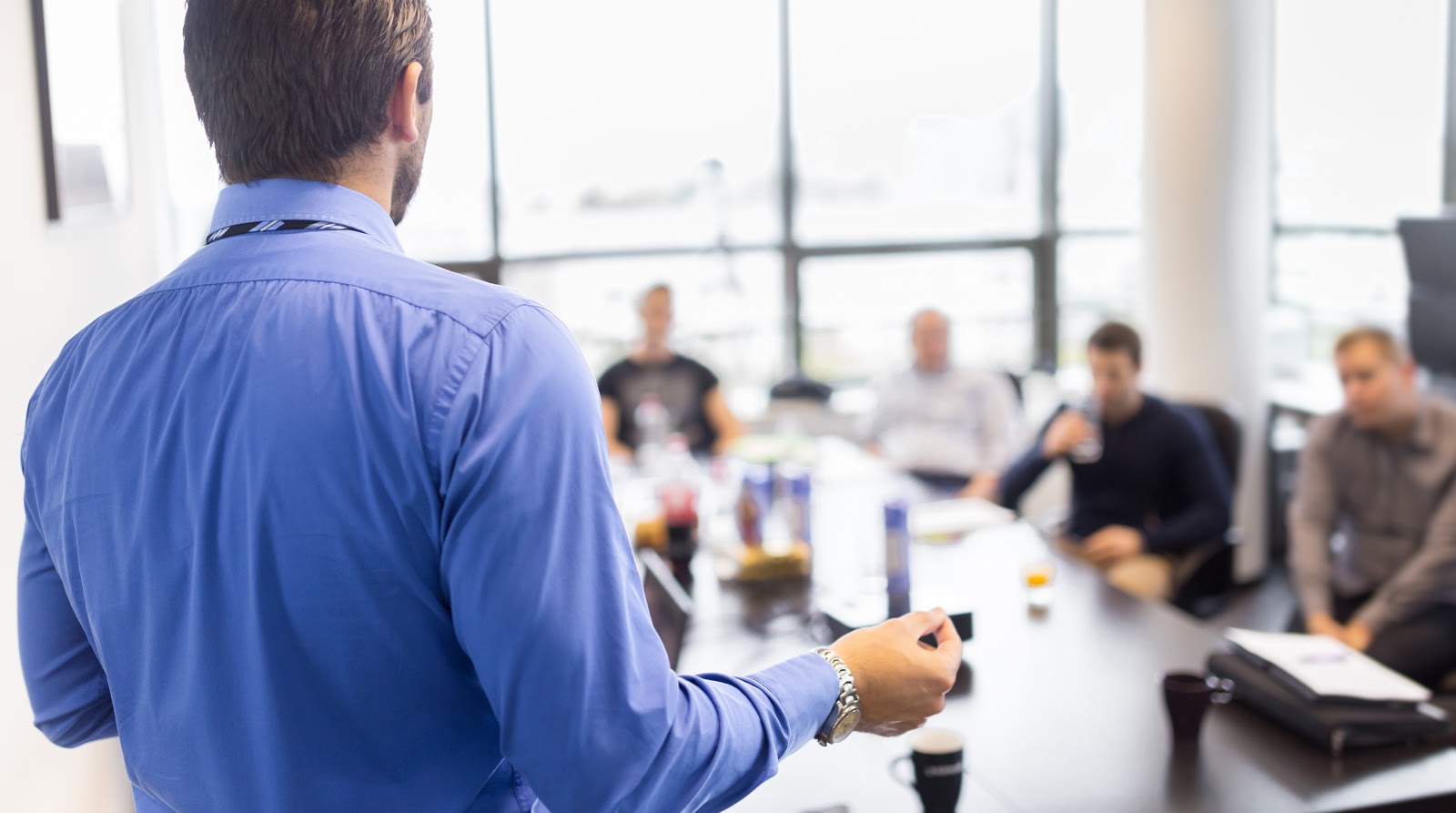 Guy-presenting startup presentation